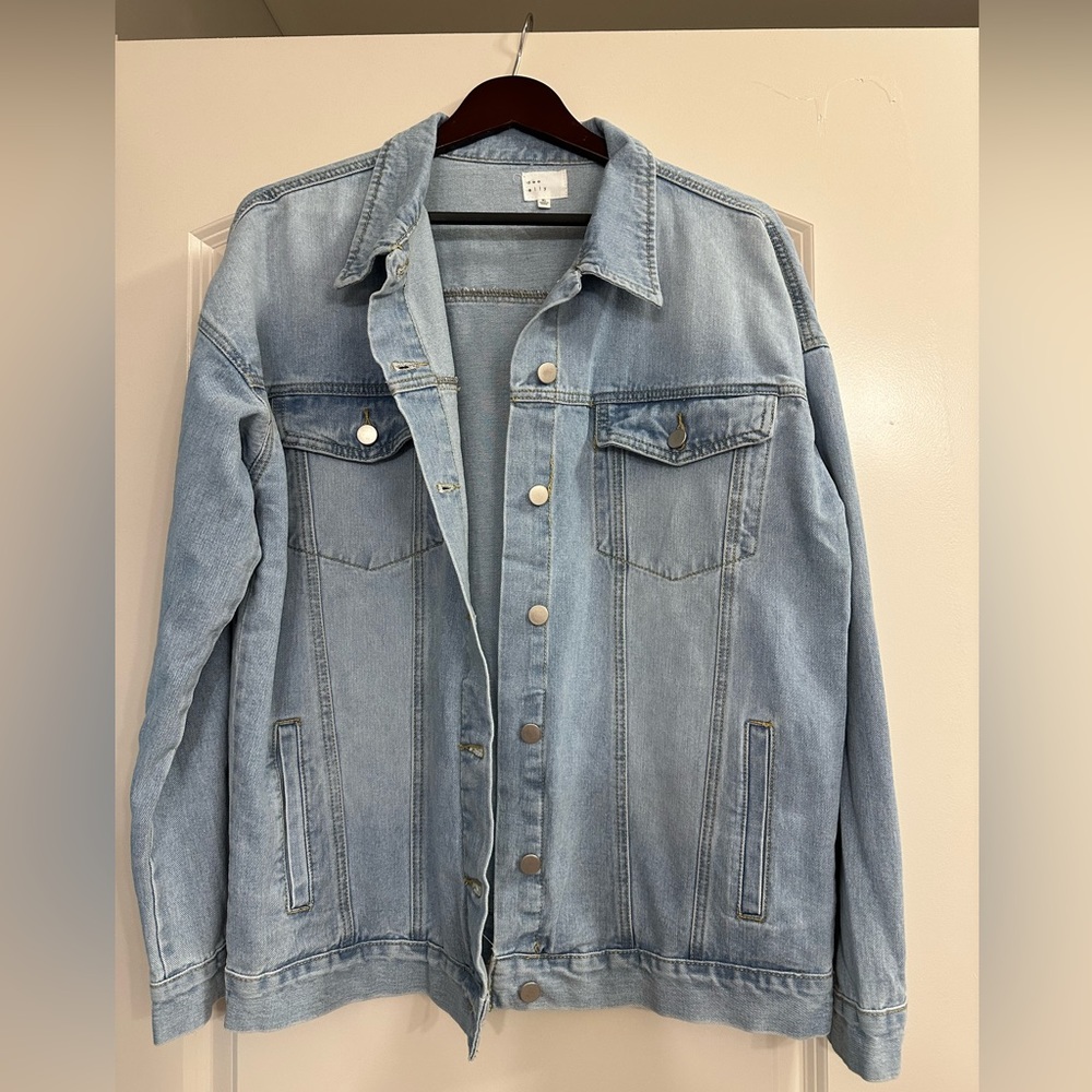Light Wash Denim Jacket - Dee Elly